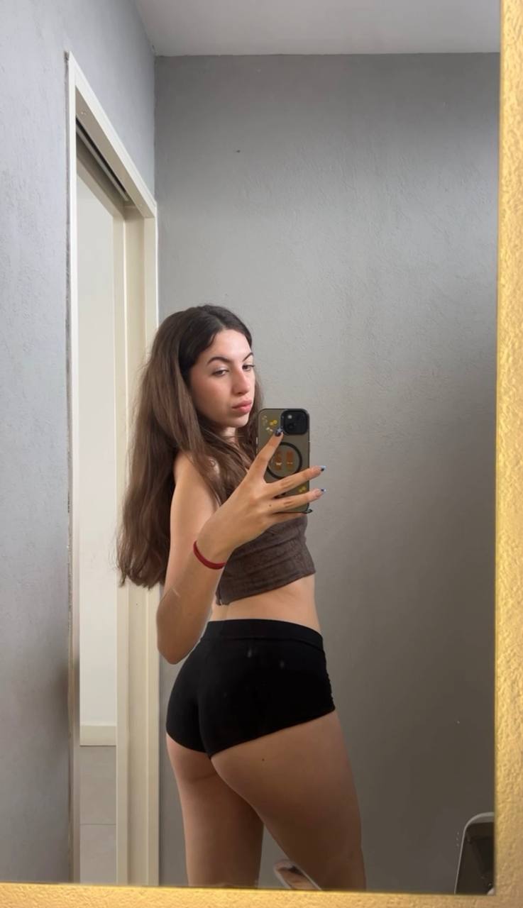 Amber in her underwear in Basseterre