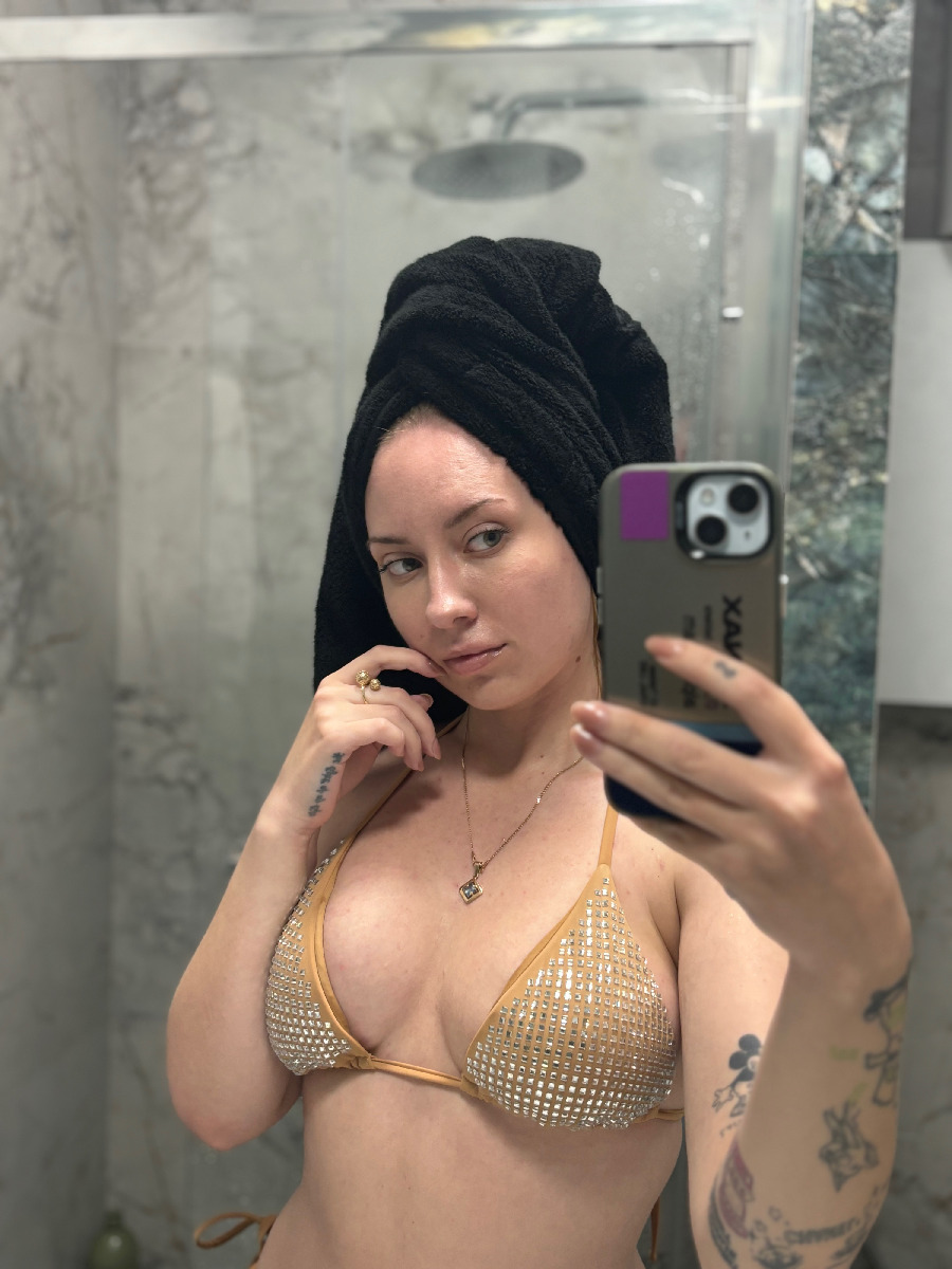 Nude girl KateV in Basseterre